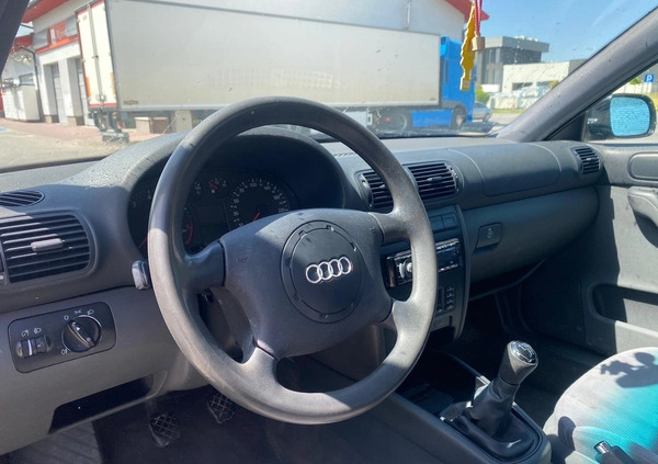Audi A3 cena 3400 przebieg: 262500, rok produkcji 1999 z Kielce małe 46